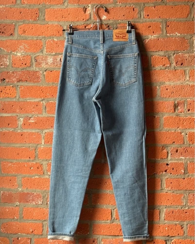 Levi High Rise Jeans - Image 3