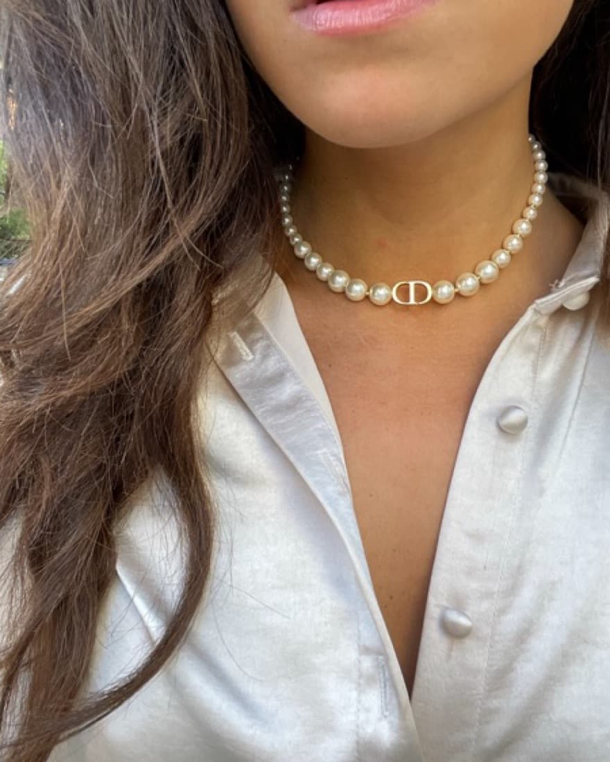 Dior Authenticated Pearl Necklace - Image 1