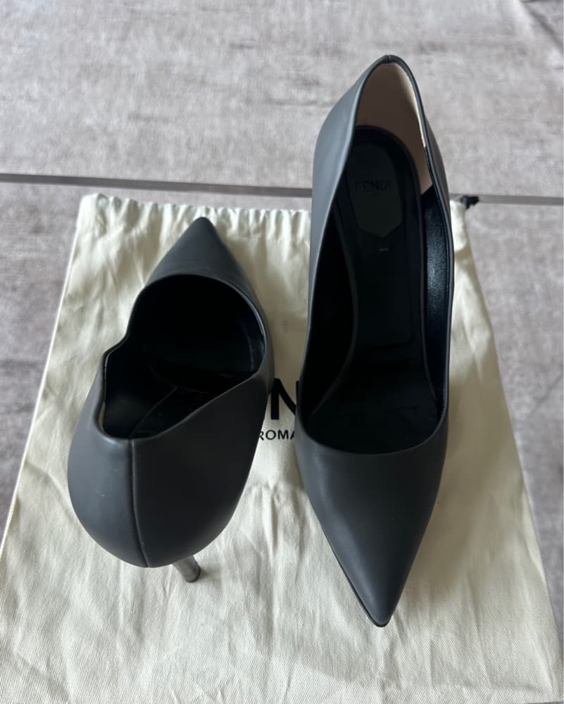 Fendi Roma Pumps Charcoal - Image 6