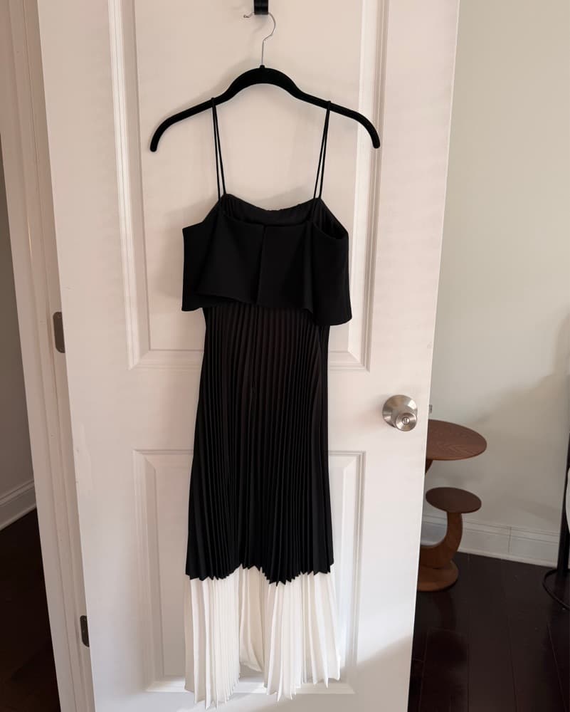 Elegant Pleated Midi Dress - Image 3
