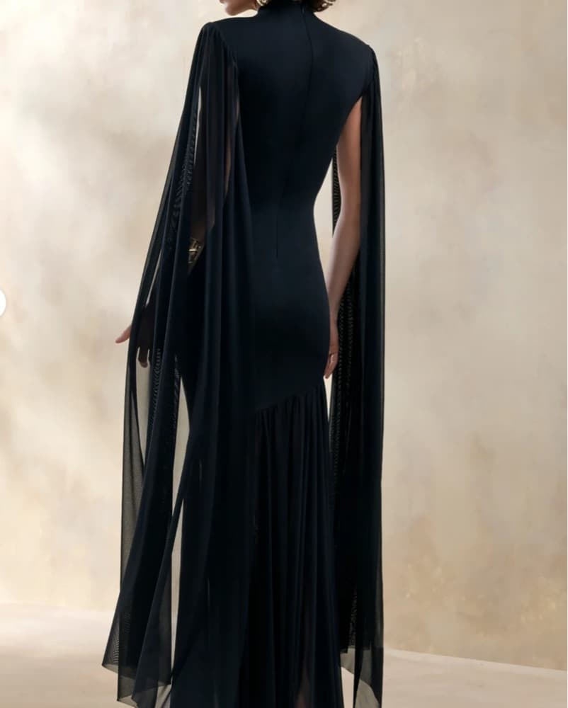 Elegant Black Dress  - Image 2