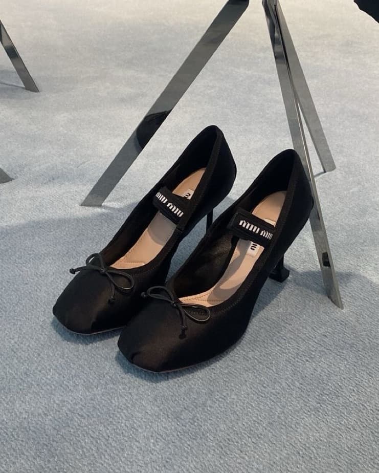 Miu Miu Satin Bow Pumps - Image 3