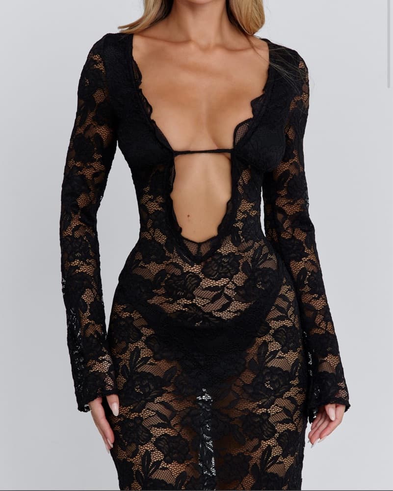 Stunning Lace Dress - Image 3