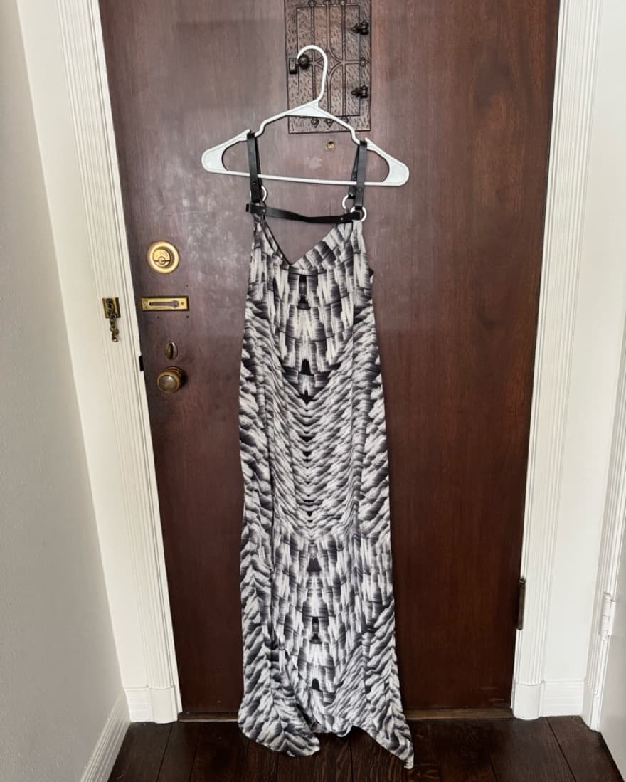 White/Black Fitted Dye Dress - Image 2