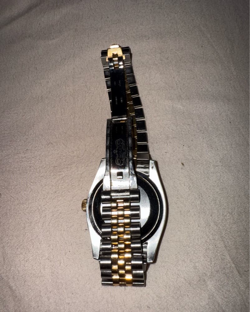 Glamorous Silver Watch - Image 3