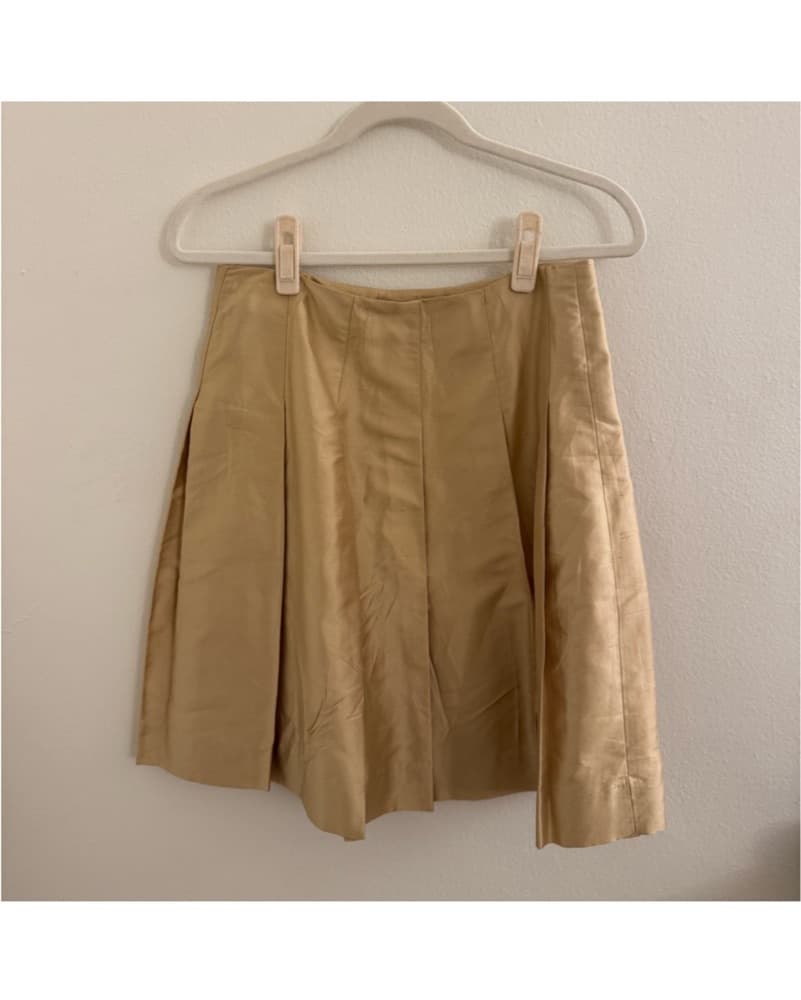 A-Line Pleated Silk Gold Skirt - Image 2