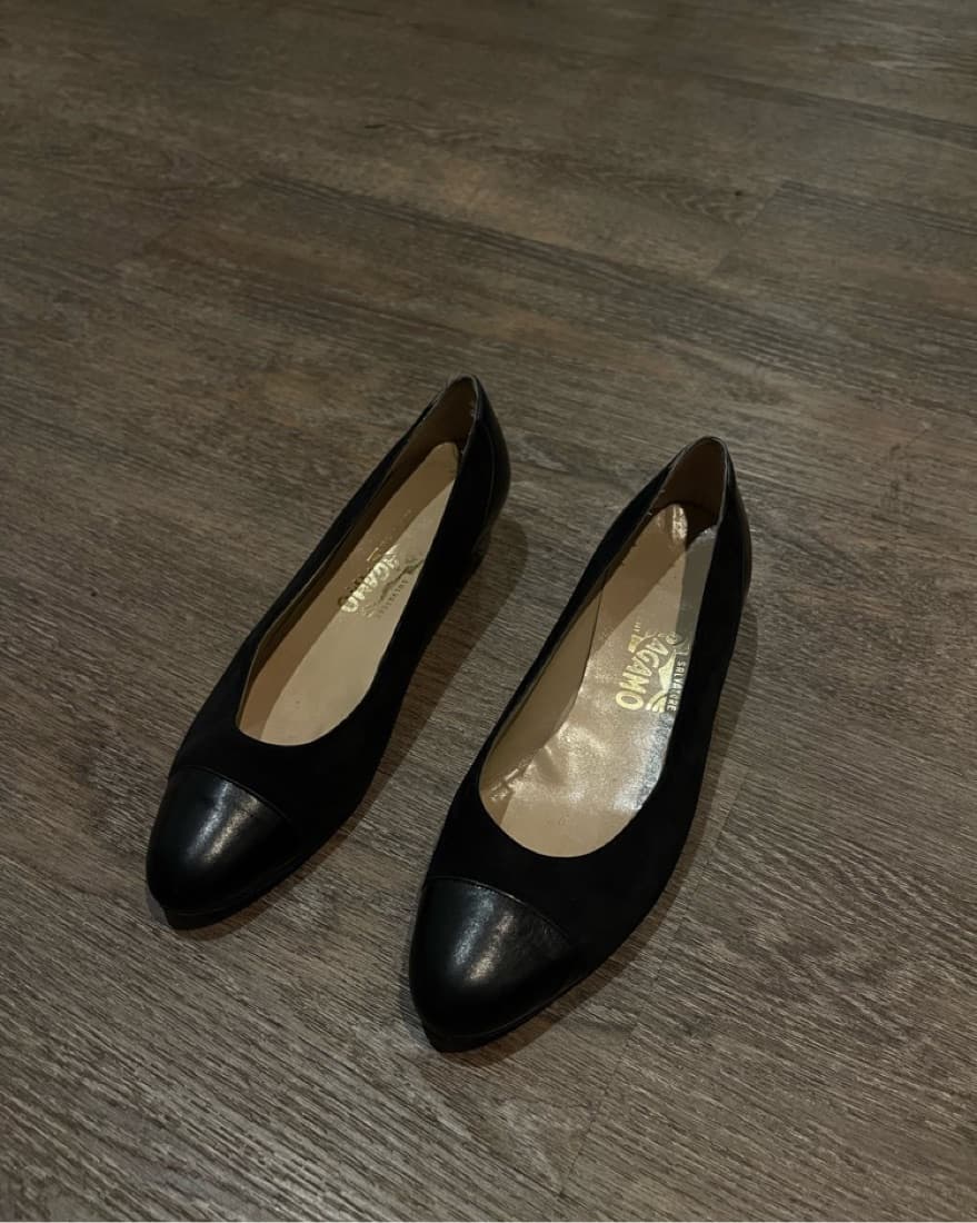 ferragamo ballet flats - Image 1
