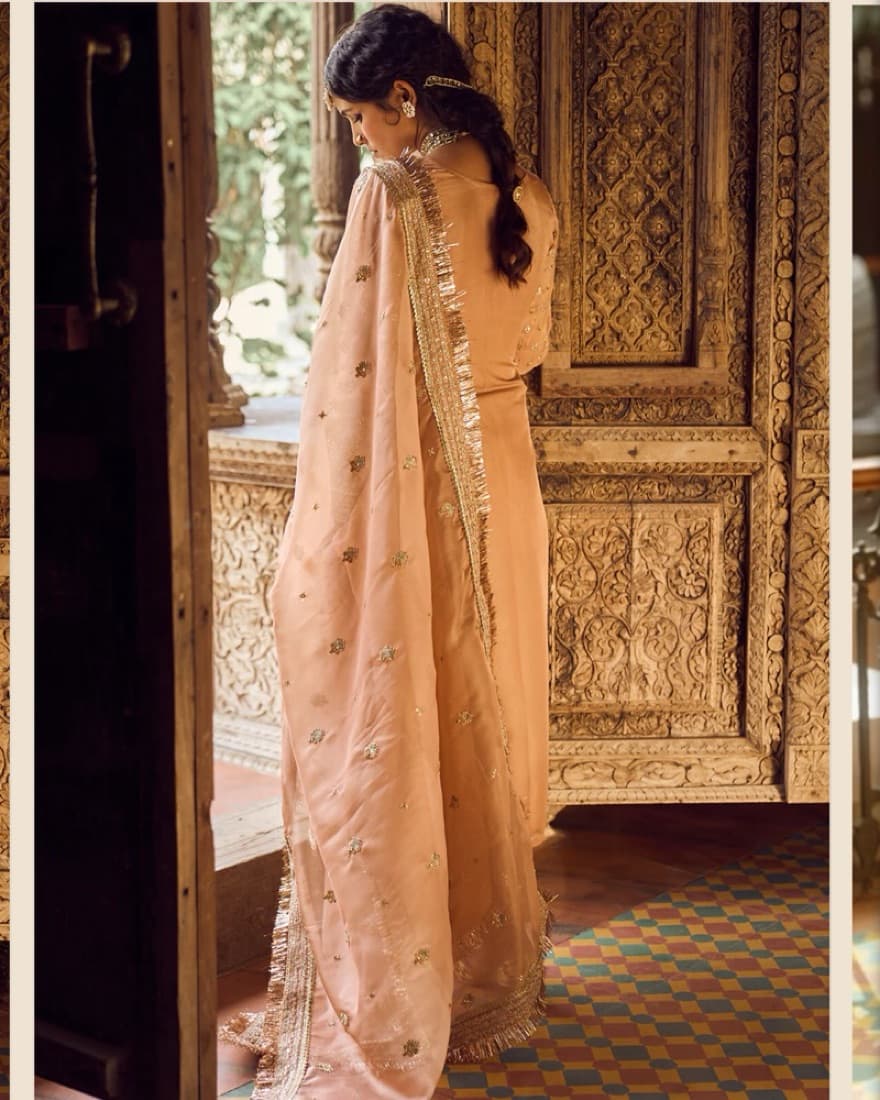 Indian Beige/Gold 3 Piece Salwar Kameez - Image 3