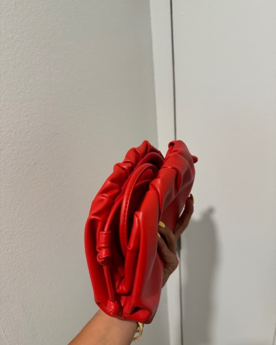 RED BOTTEGA CLUTCH - Image 4