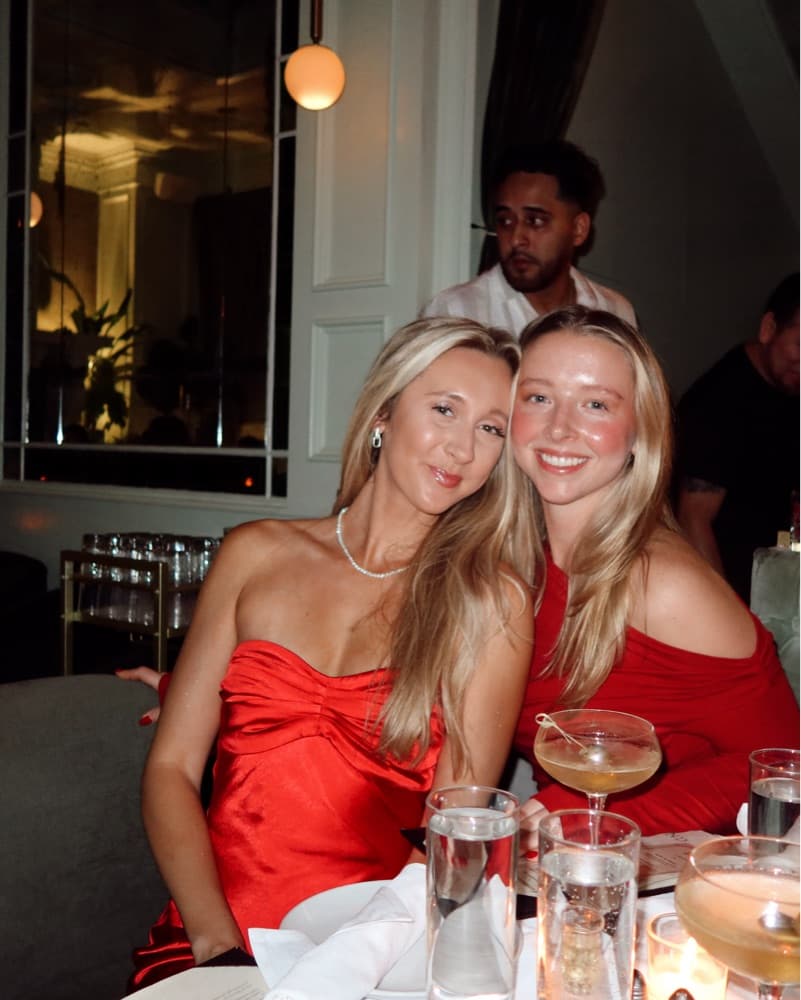 Hot red dress - Image 2