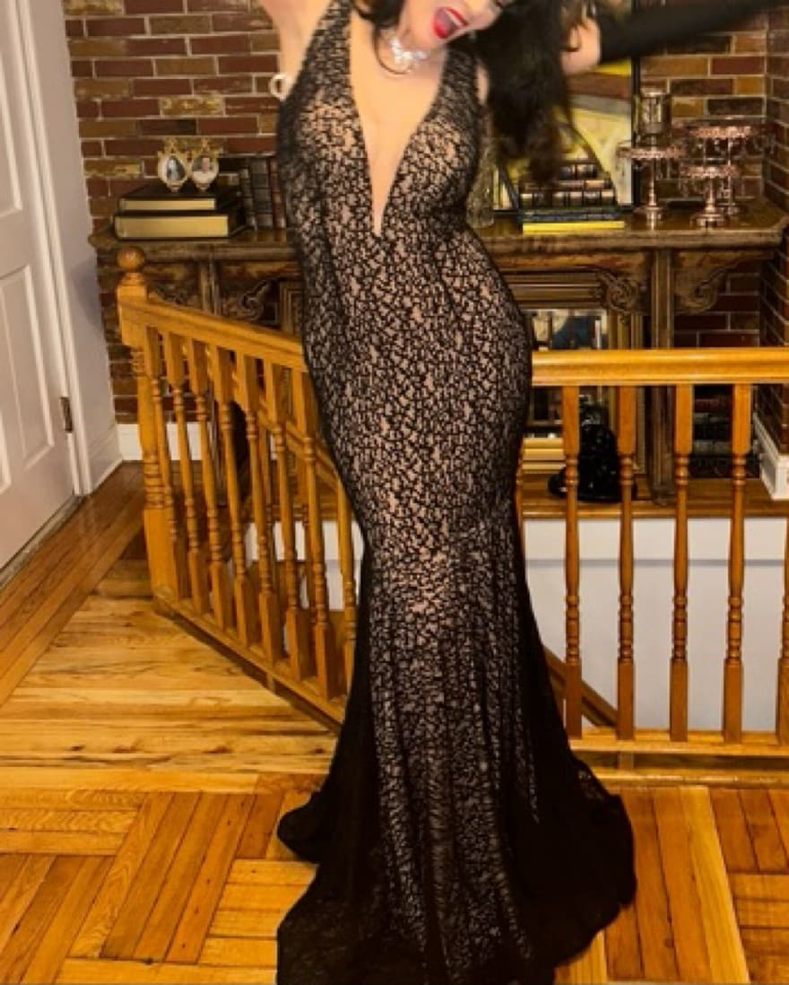 Glamorous Lace Mermaid Gown - Image 3