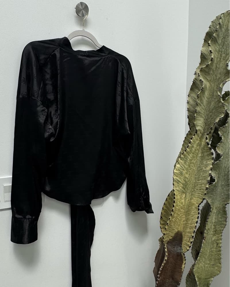 Vintage Chanel Silk Top - Image 5