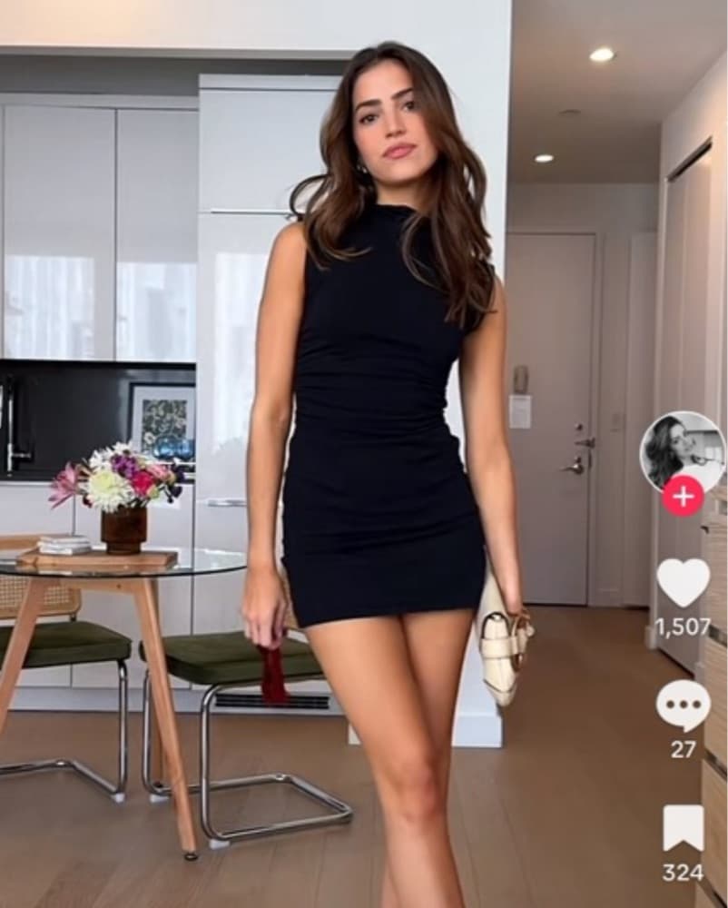 Chic Black Reformation Dress - Image 3