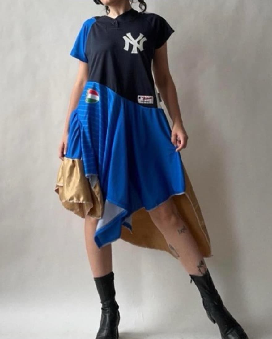 1/1 Asymetric Sport Dress - Image 2
