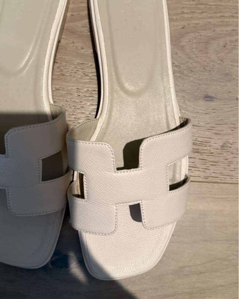 Minimalist Chic Leather Slides Hermes  - Image 2
