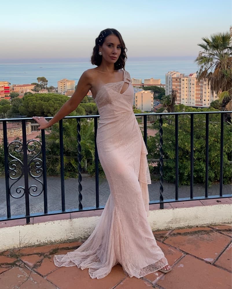 Elegant Pastel Gown and Bridal Party Ensemble - Image 3