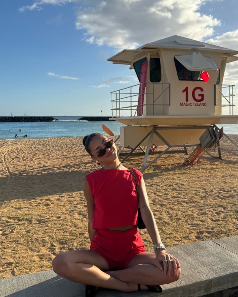 COMMENSE RED SHORTS SET - Image 2