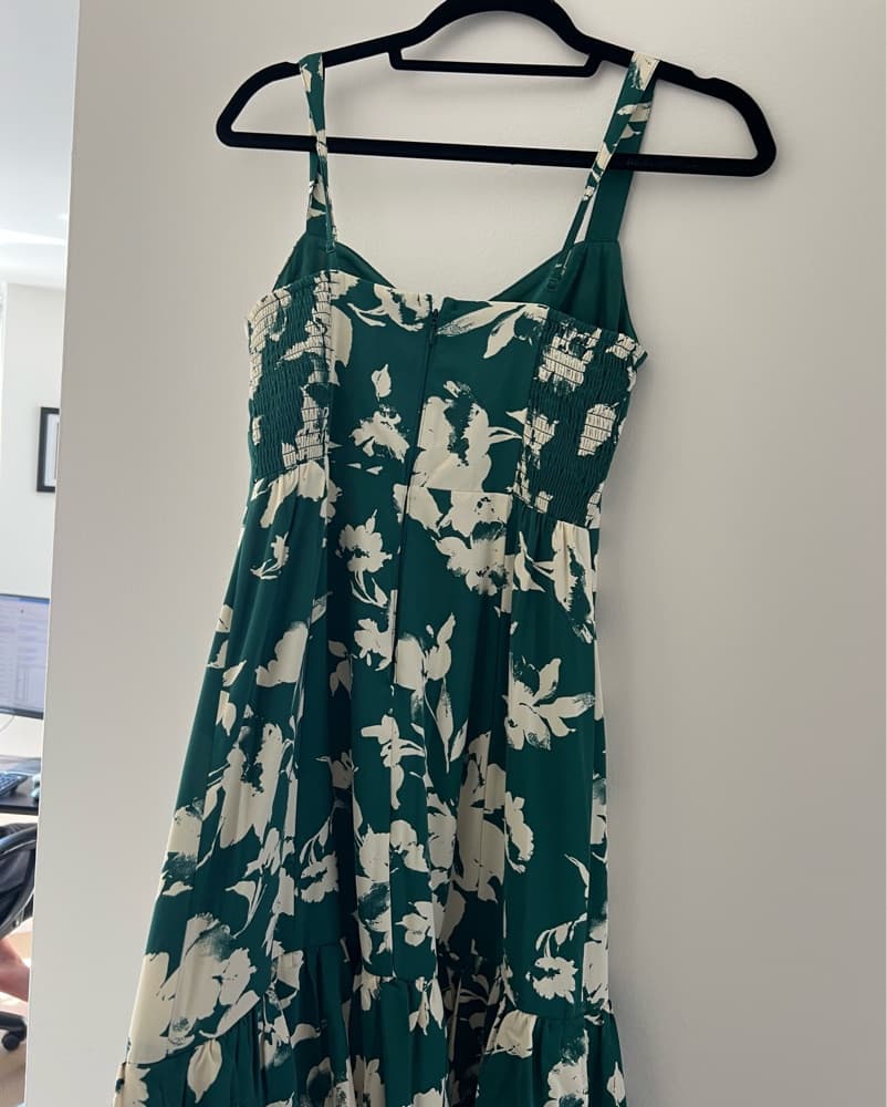 Abercrombie Tiered Green Floral Dress - Image 4