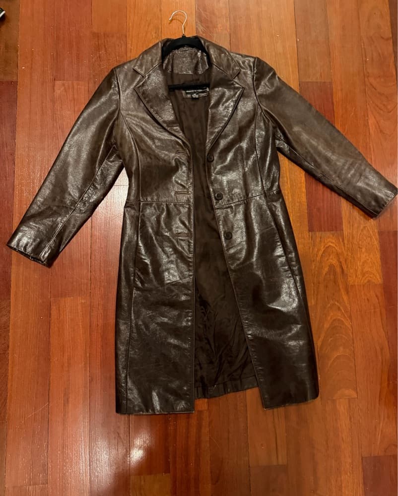 Sleek Leather Trench Coat - Image 3