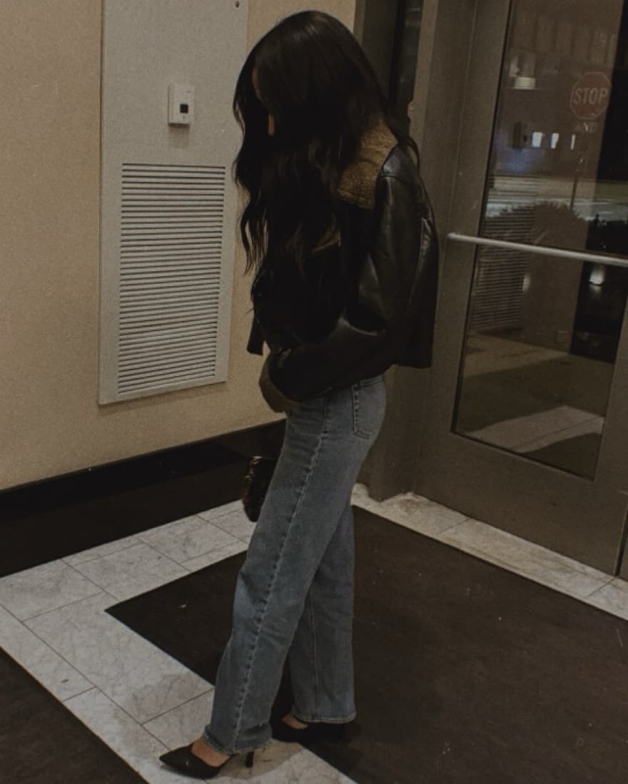 Chic Leather and Faux Fur Jacket - Image 2