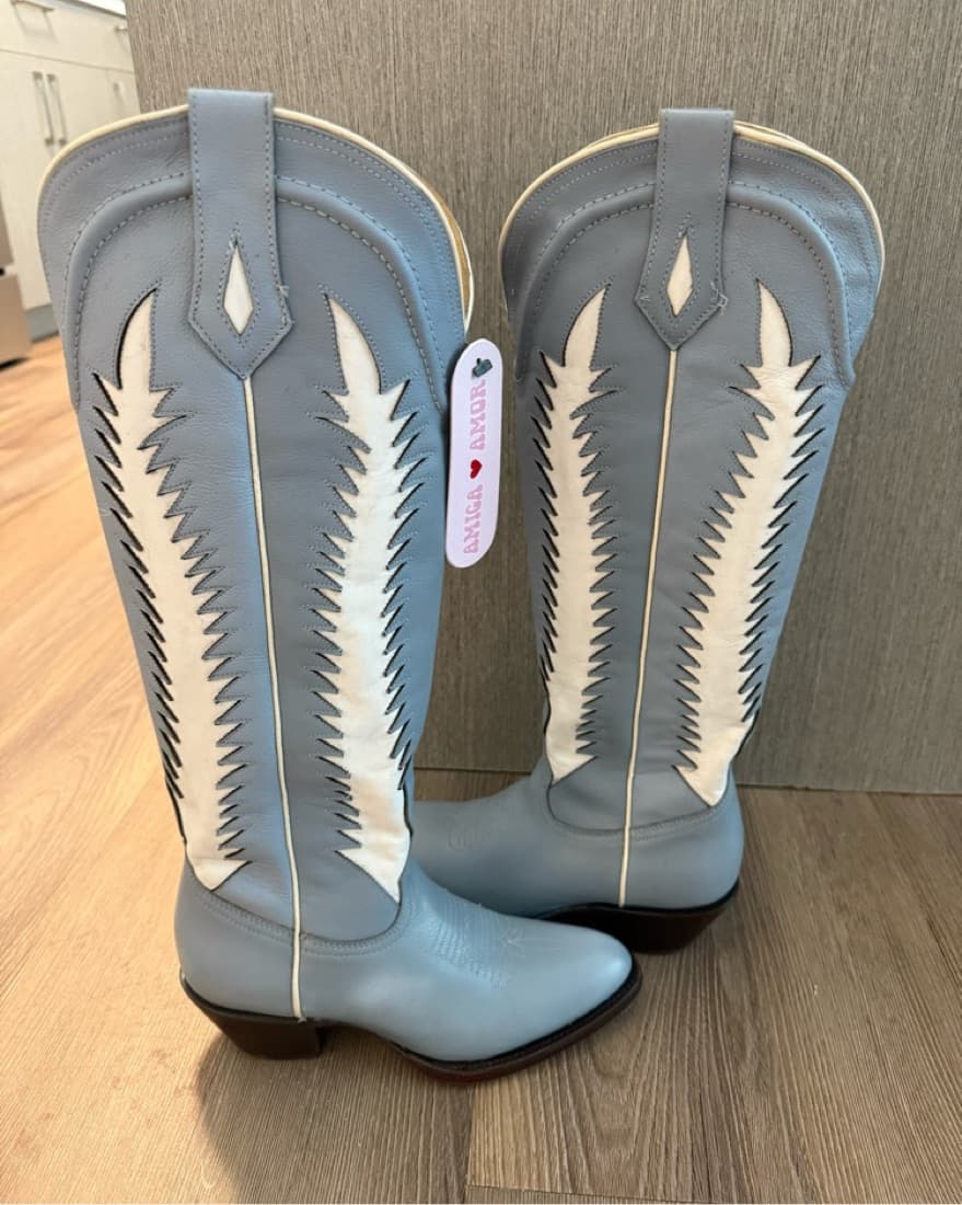 Amiga Amor Chic Cowgirl Inspired Boots - Image 2