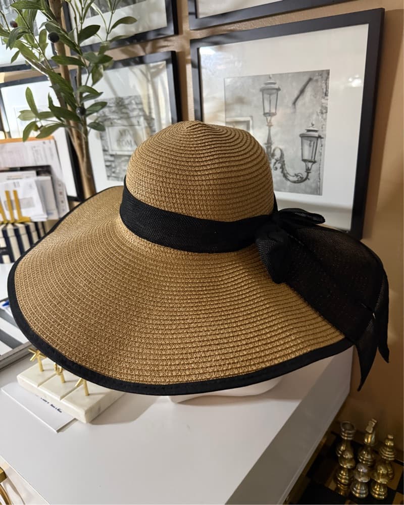 Chic Straw Wide-Brim Hat - Image 2