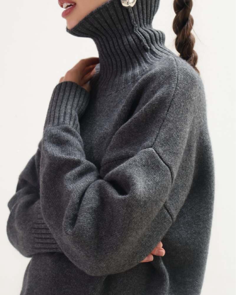 Chic Gray Oversized Turtleneck Sweater - Image 3