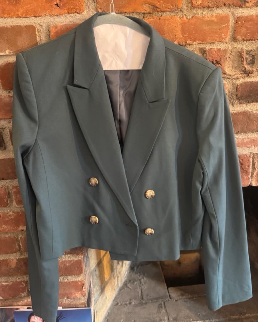 Aritzia Cropped Double-Breasted Blazer - Image 1