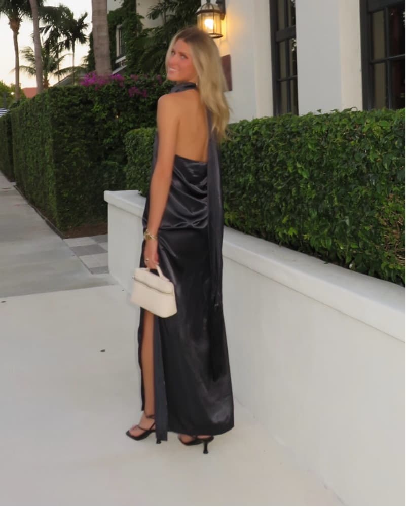 Black Gown  - Image 4