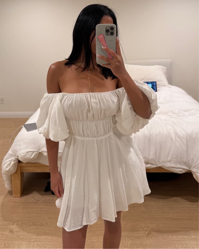 Elegant Off-the-Shoulder White Dress - Image 1