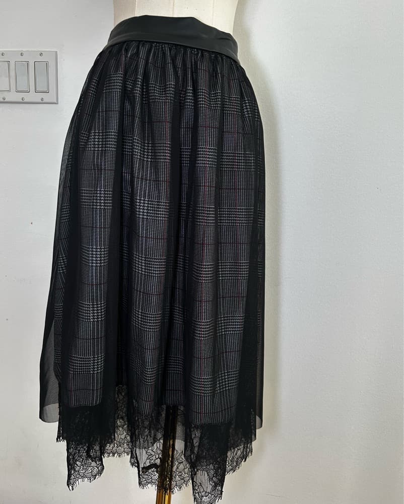TULLE LACE SKIRT - Image 1