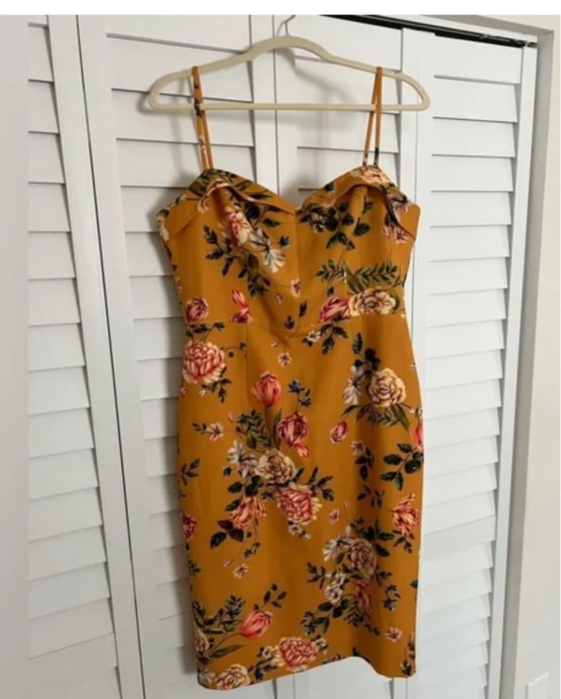 Black Halo Yellow Floral Sheeth Dress  - Image 4
