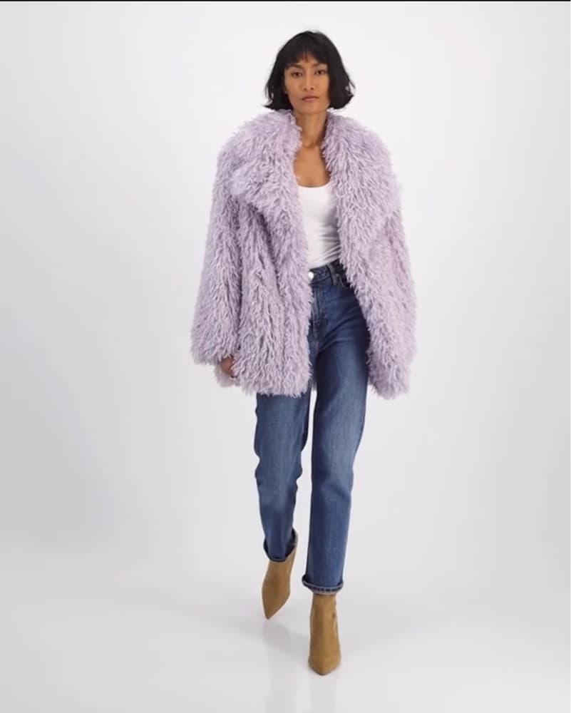 Luxurious Lavender Faux Fur Coat - Image 2