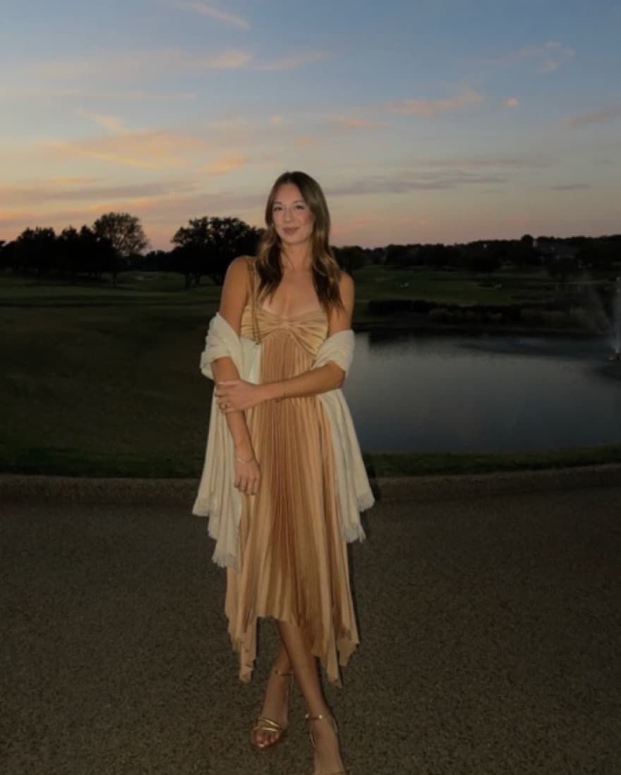 Gold dress - Image 4