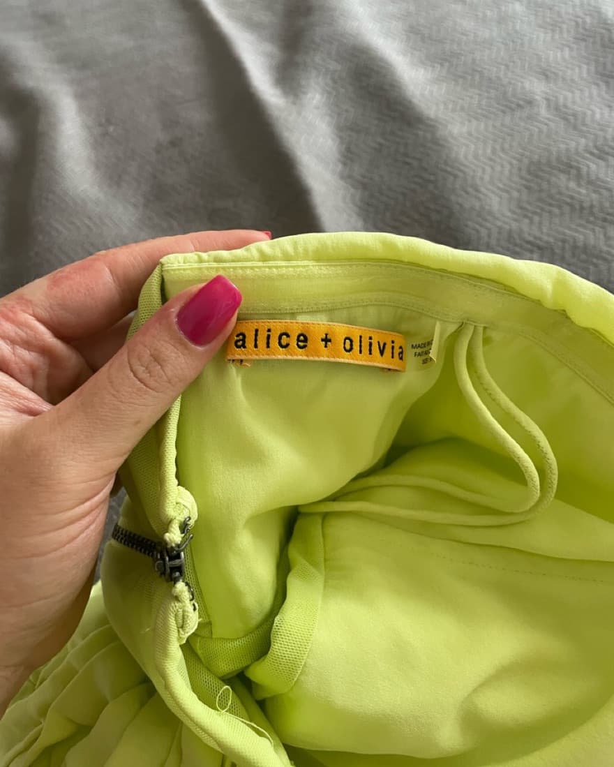 Hampton’s Chic: Alice & Olivia  - Image 3