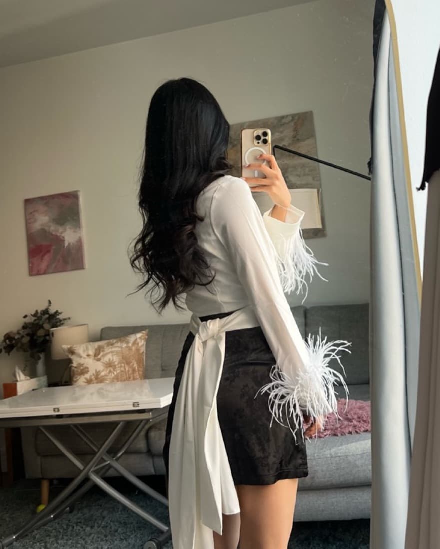 Par Violet Harlow Feather Top - Image 3