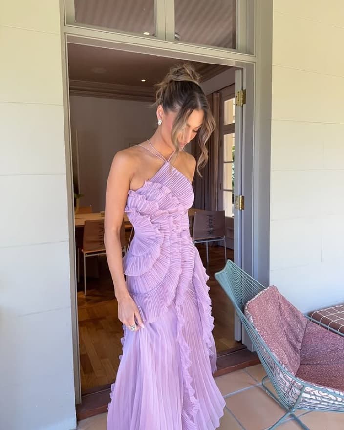Elegant Lavender Ruffle Gown - Image 3