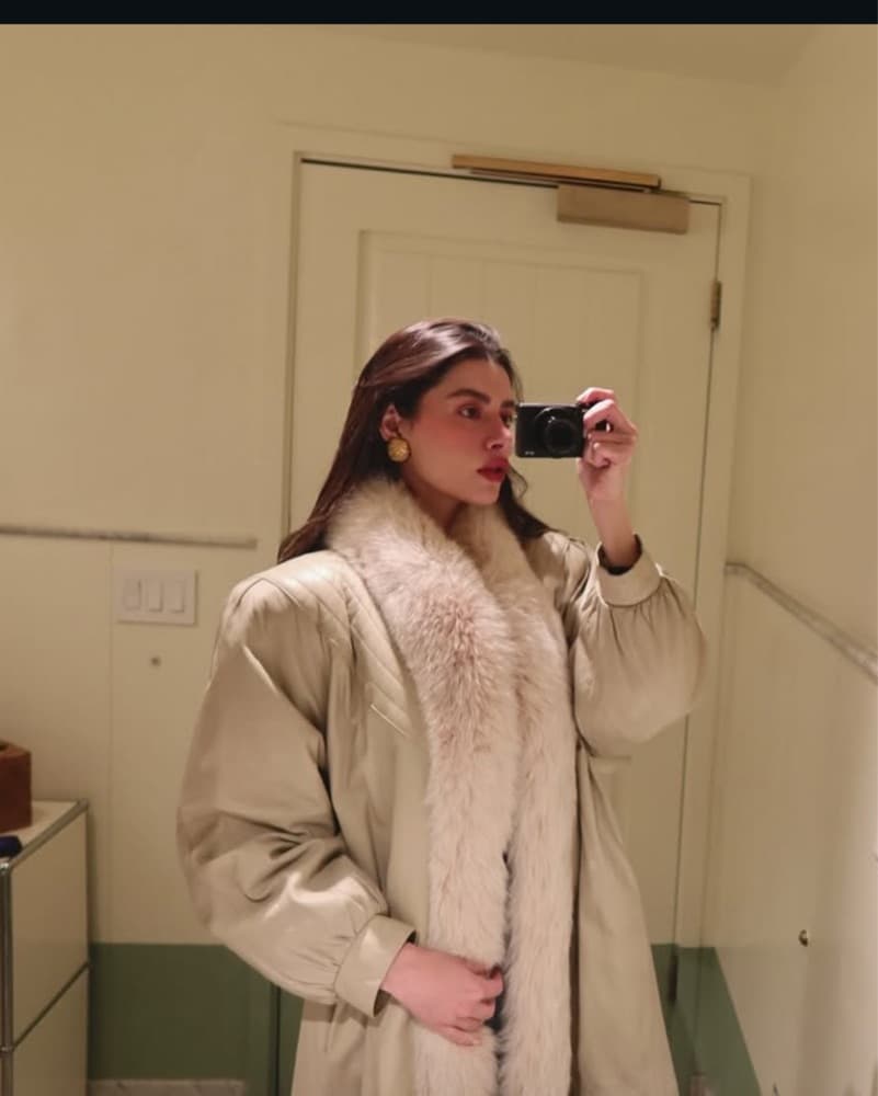 Vintage Leather And Fox Fur Coat  - Image 5