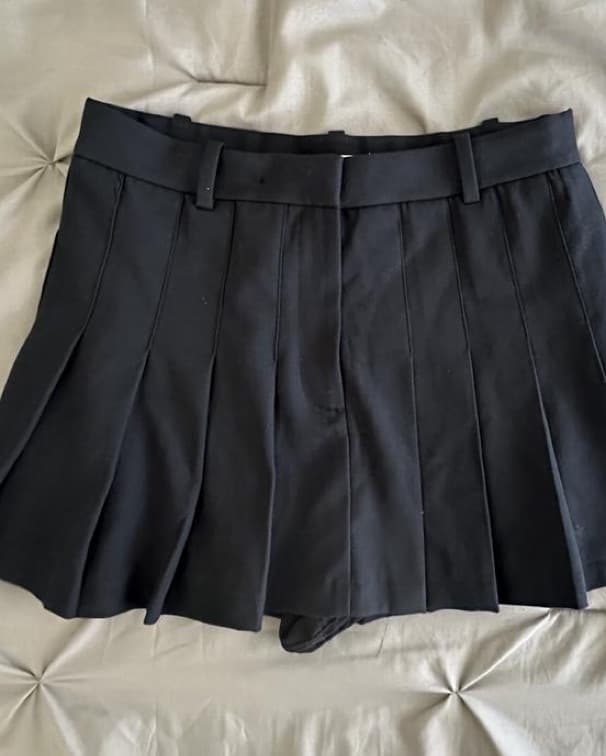 A&F Pleated Mini Skort - Image 4