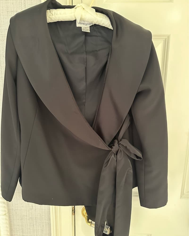 Bloomingdalea Black Dress Suit - Image 3
