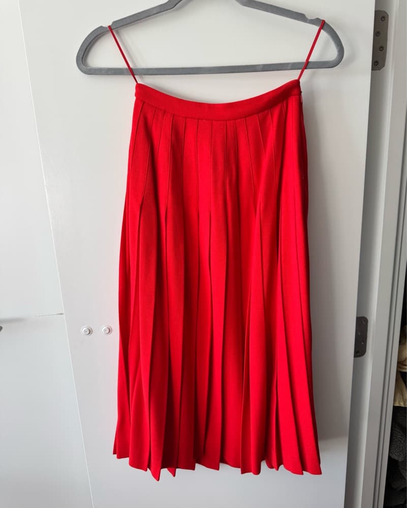 Red Midi Gucci Pleated Skirt - Image 2