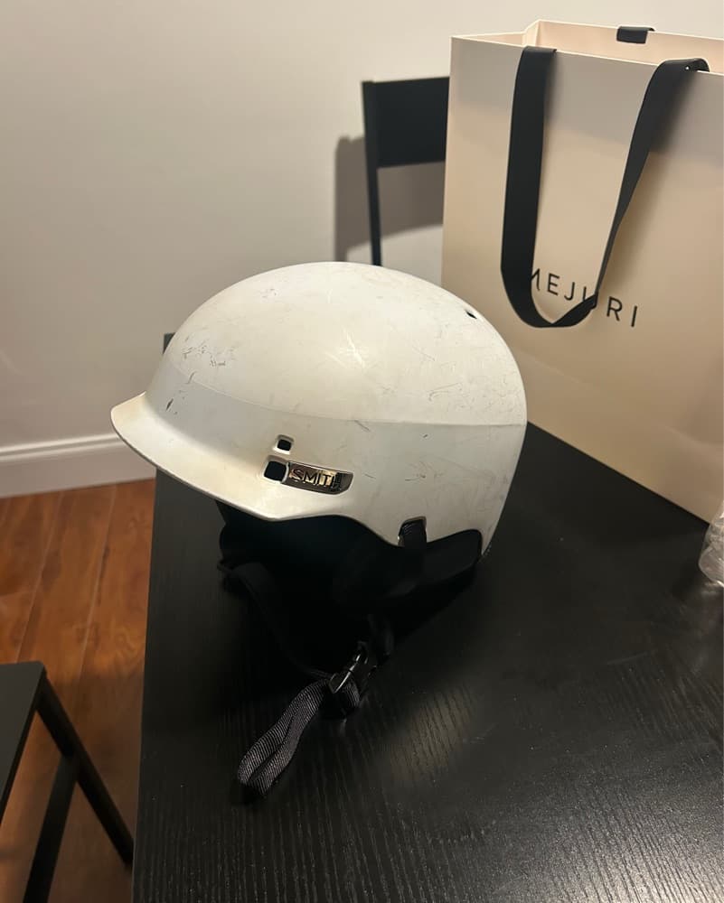 White Ski Helmet - Image 2