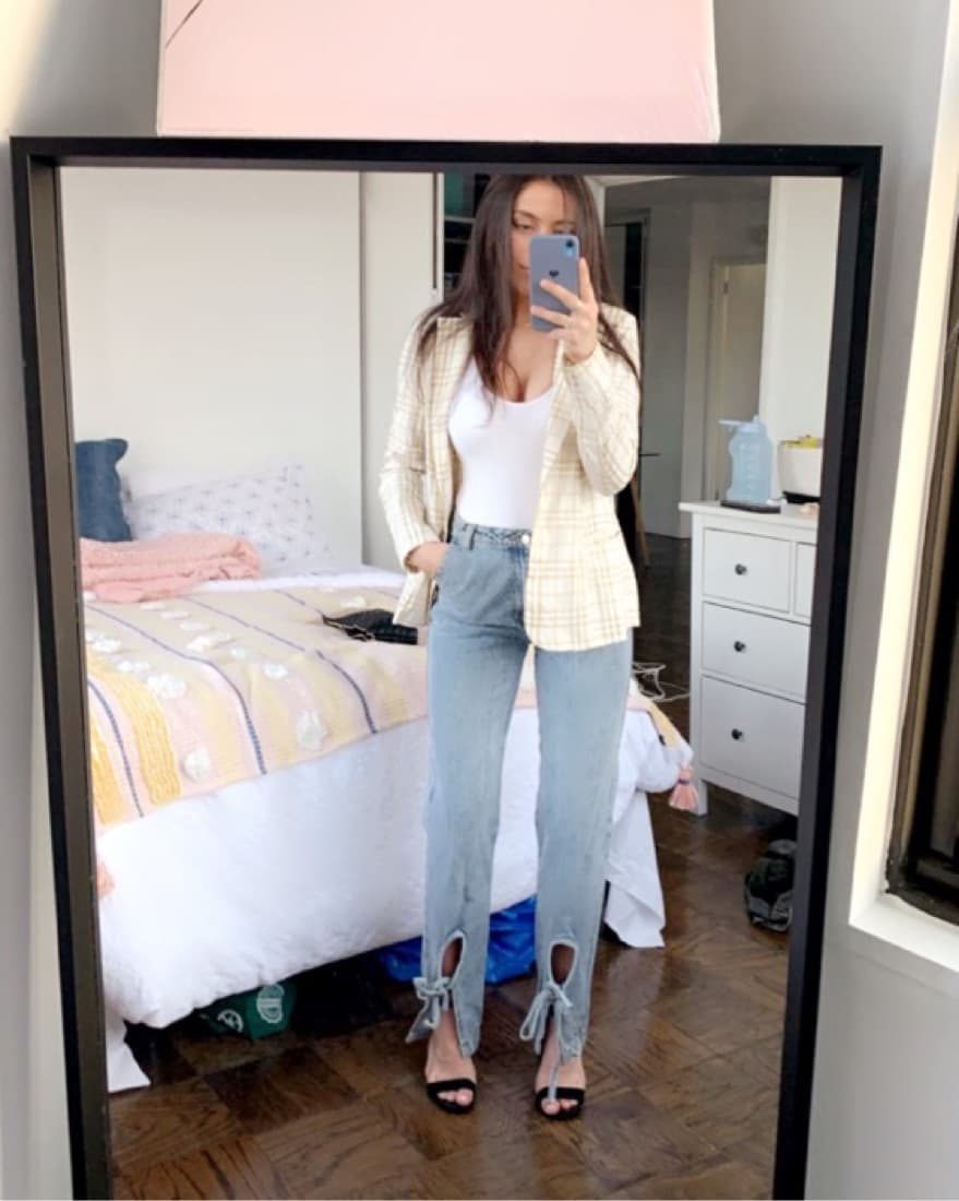 CUTE Knot High Waisted Jeans - Image 1
