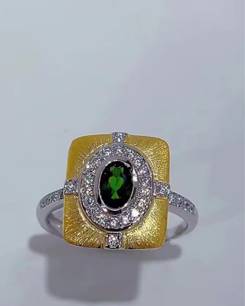Elegant Green Cocktail Ring - Image 1