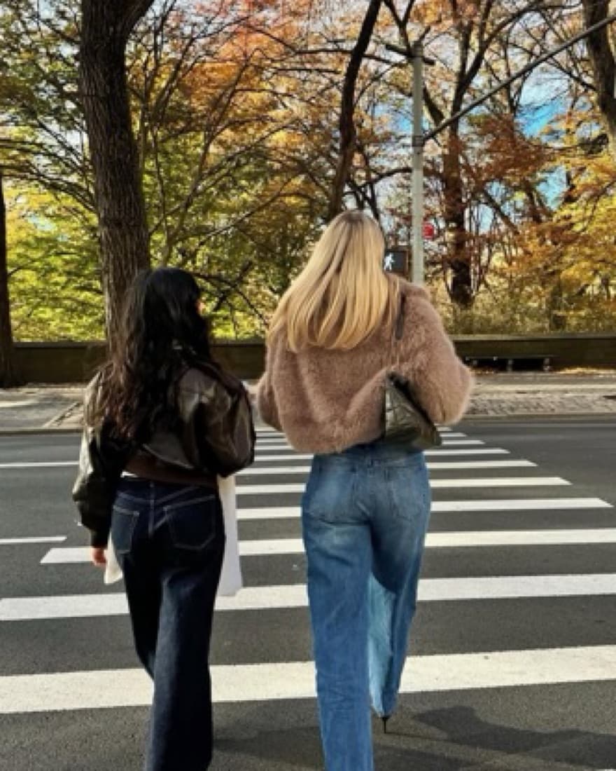 Gap Cropped Faux Fur Jacket - Image 2