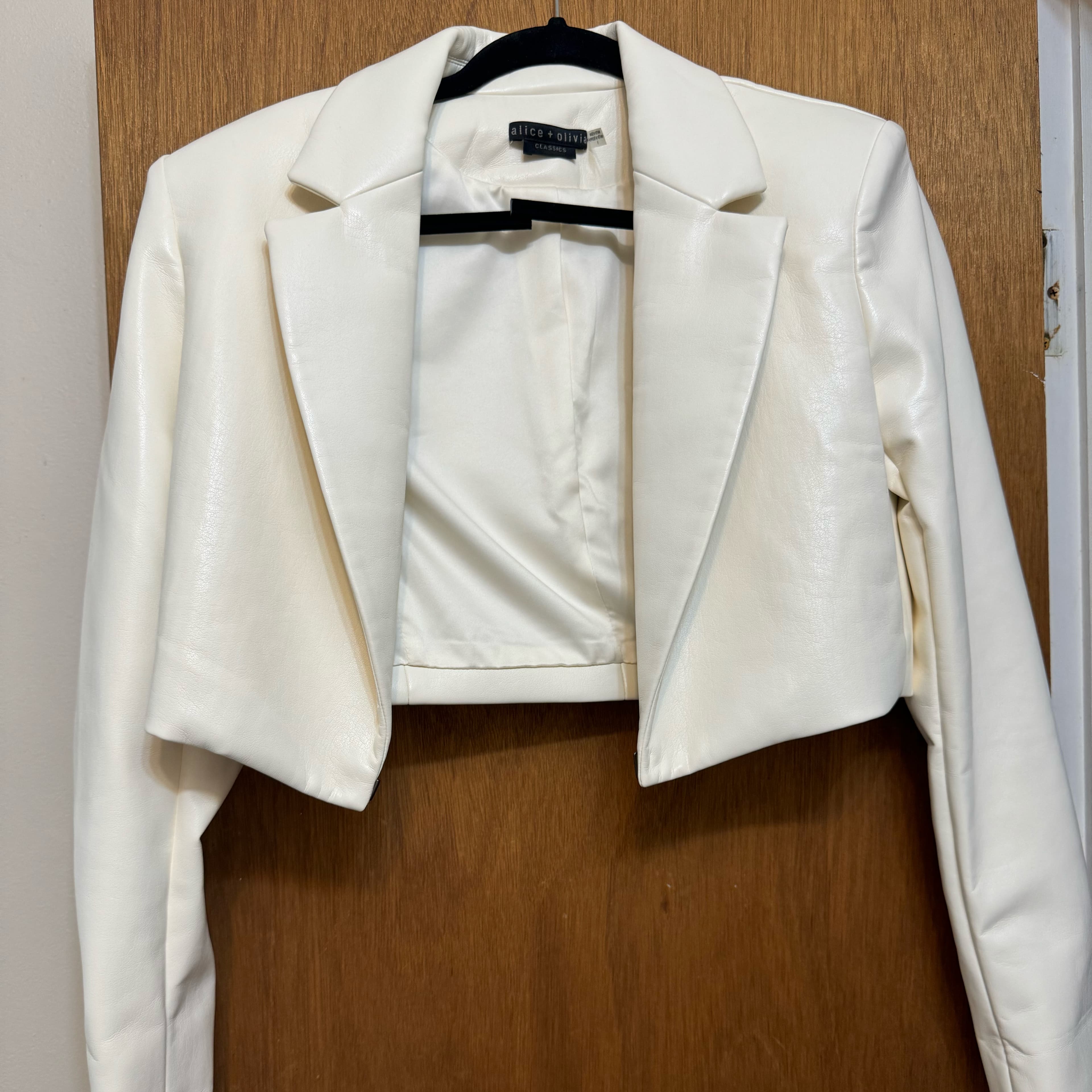 Alice + Olivia vegan Leather blazer - Image 4