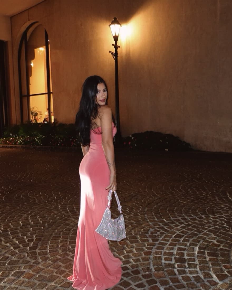 Elegant Pink Mermaid Gown - Image 2