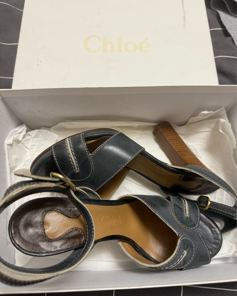 Chloé Leather Ankle Strap Sandals - Image 1