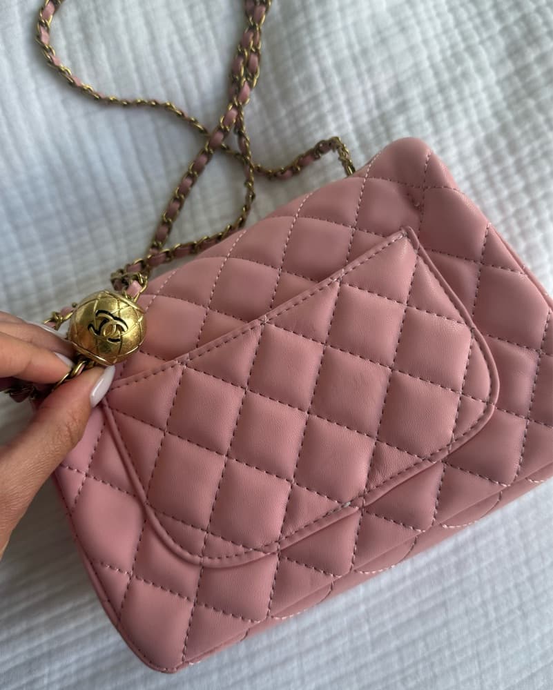 Quilted Pink Chanel Crossbody Bag - Image 2
