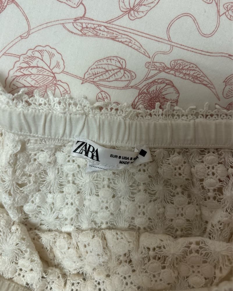 Zara Floral Lace Shorts - Image 2